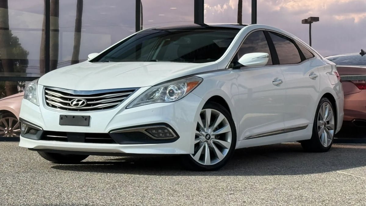 Used 2016 Hyundai Azera Limited FWD image 2