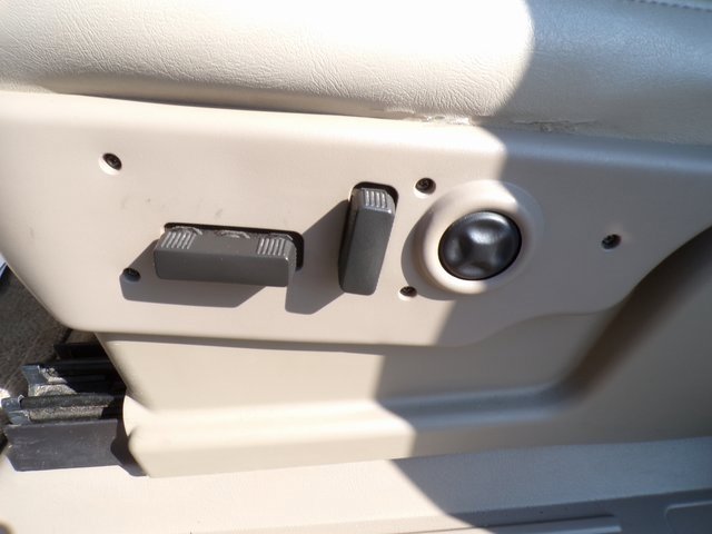 Used 2003 GMC Yukon SLT w/ 1SD Preferred Equipment Group image 16