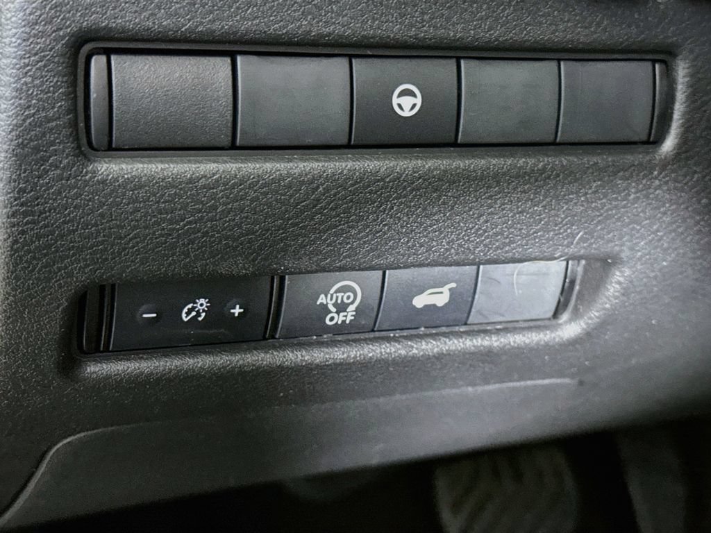 Certified 2024 Nissan Rogue SV AWD/4WD image 18