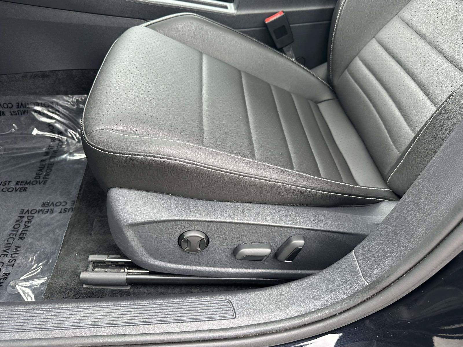 Used 2023 Volkswagen Jetta SE FWD image 22