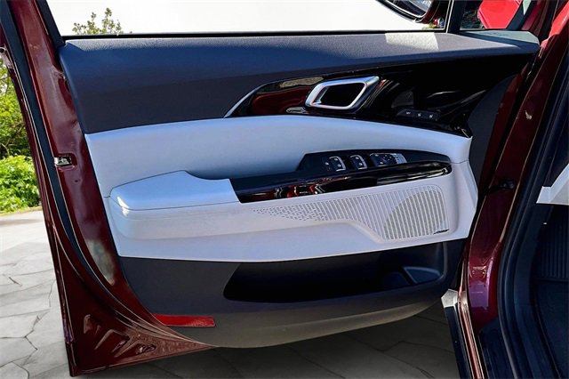 Certified 2022 Kia Carnival SX Prestige image 22