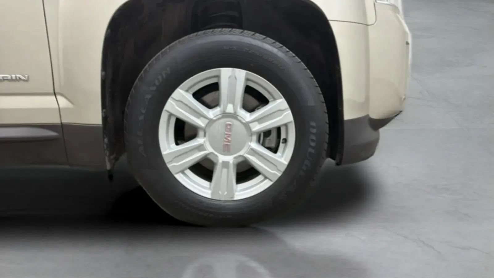 Used 2015 GMC Terrain SLE FWD image 24