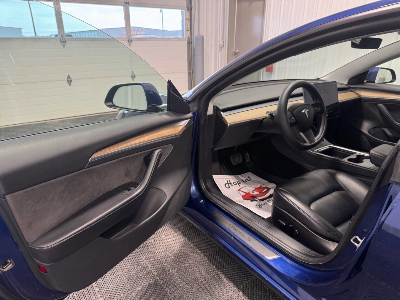 Used 2022 Tesla Model 3 Base 4dr Sedan image 6
