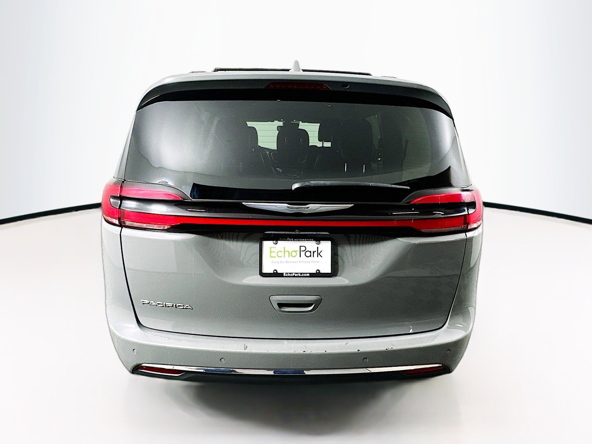 Used 2022 Chrysler Pacifica Touring-L w/ Uconnect Theater Family Group image 7