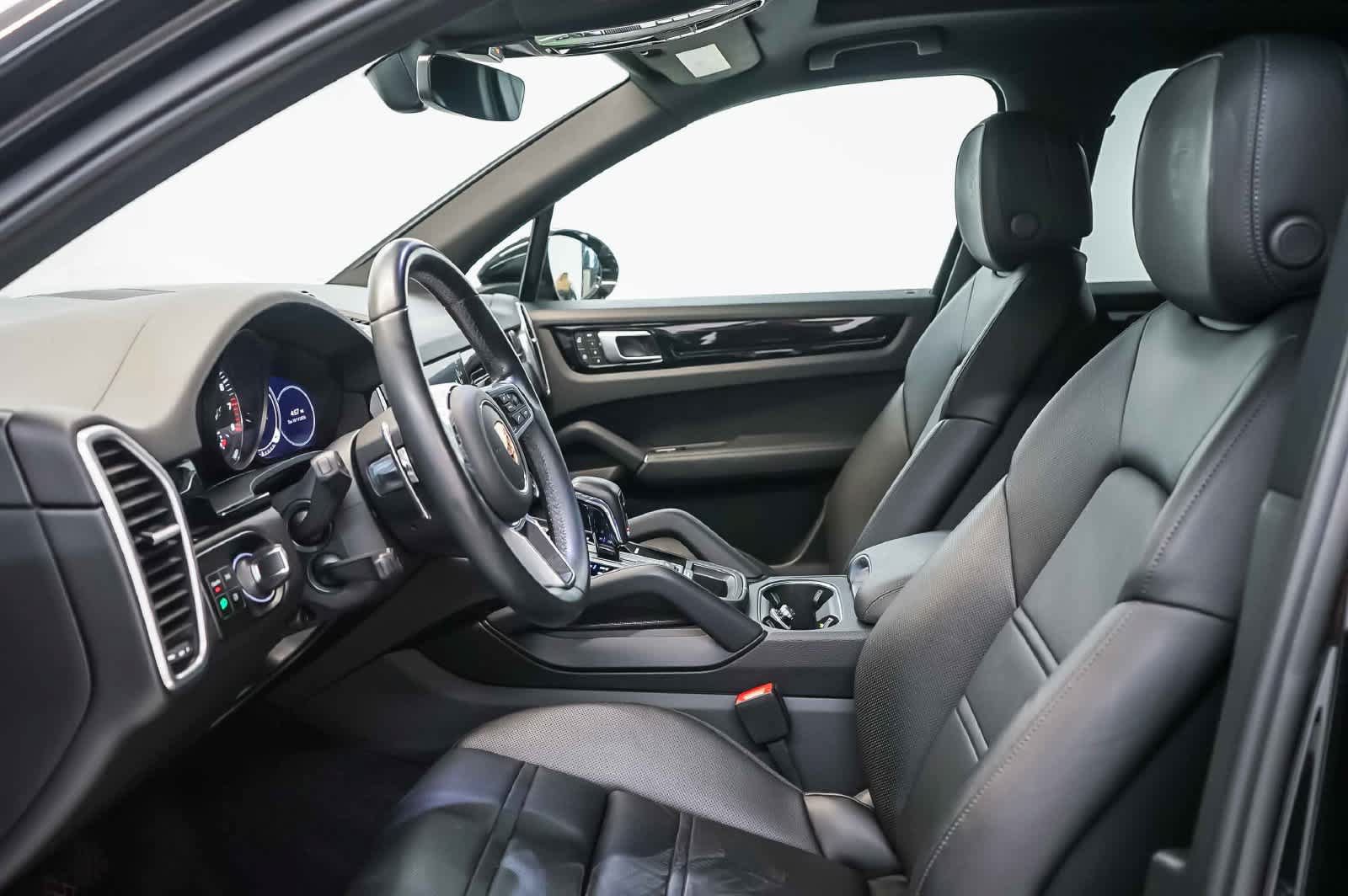 Certified 2023 Porsche Cayenne Platinum Edition AWD/4WD image 23
