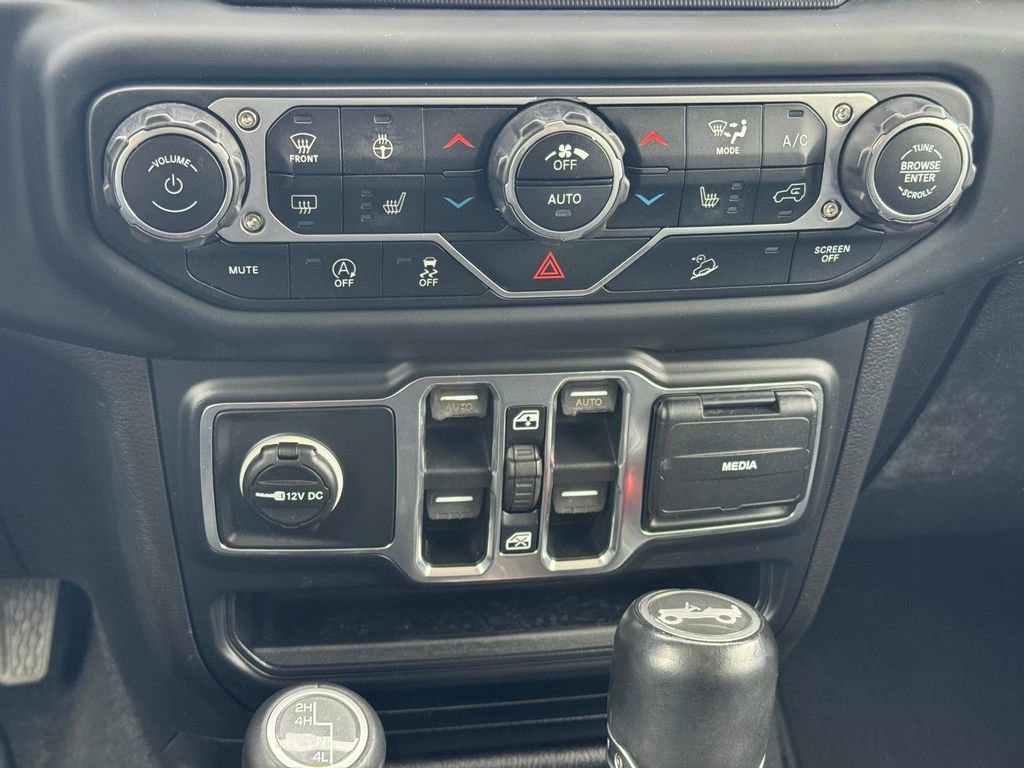 Used 2019 Jeep Wrangler Unlimited Sahara w/ Dual Top Group image 15