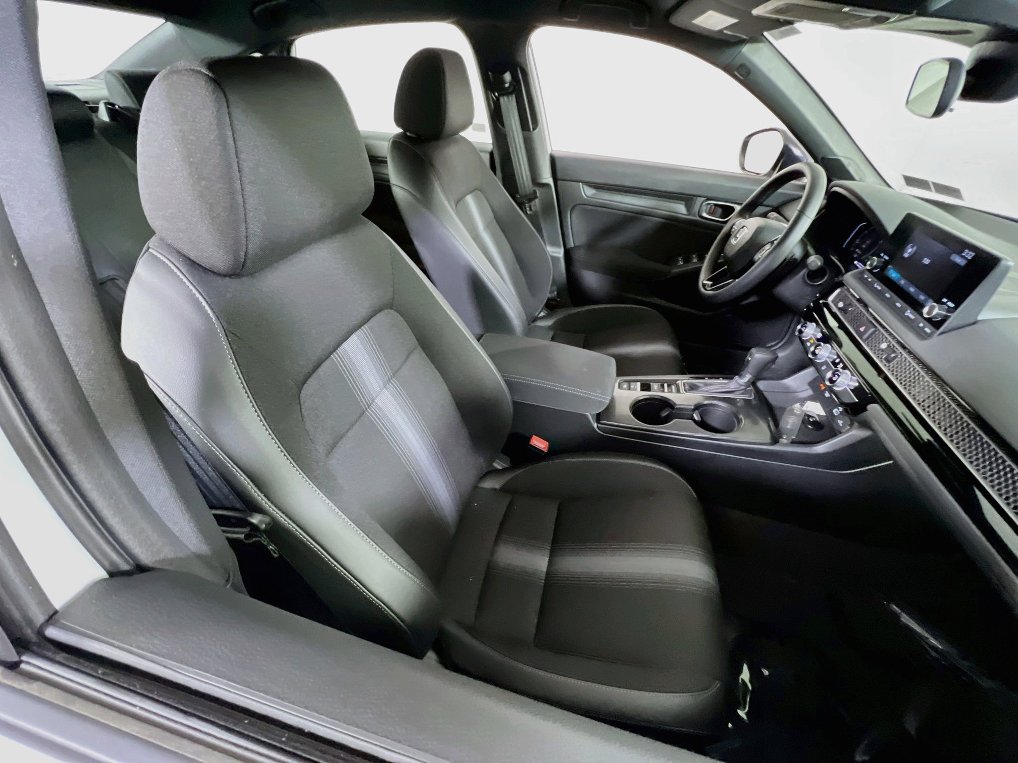 Used 2024 Honda Civic Sport image 25