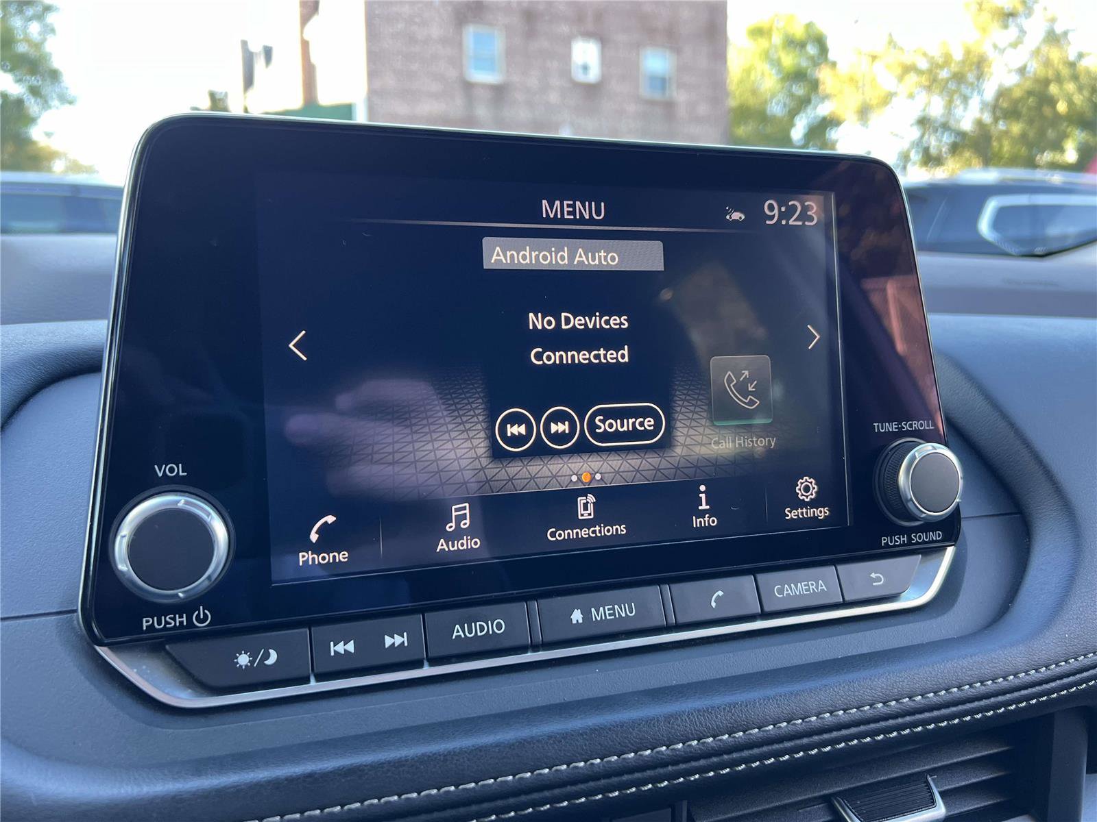 Used 2023 Nissan Rogue SV image 32