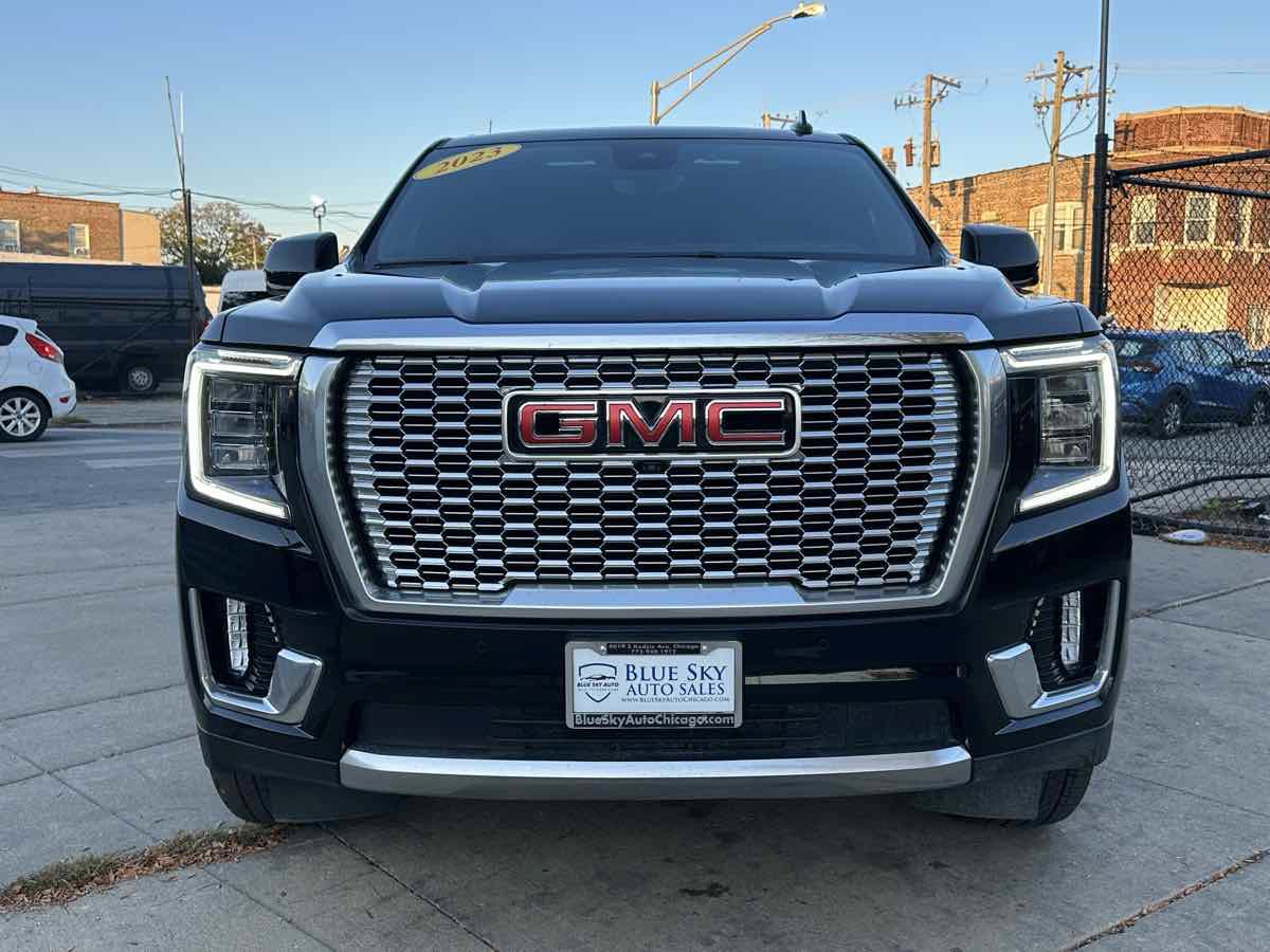 Used 2023 GMC Yukon XL Denali w/ Denali Reserve Package AWD/4WD image 2