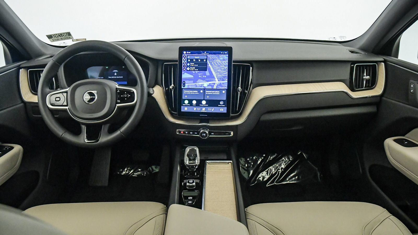 Certified 2026 Volvo XC60 B5 Plus w/ Protection Package Premier AWD/4WD image 15