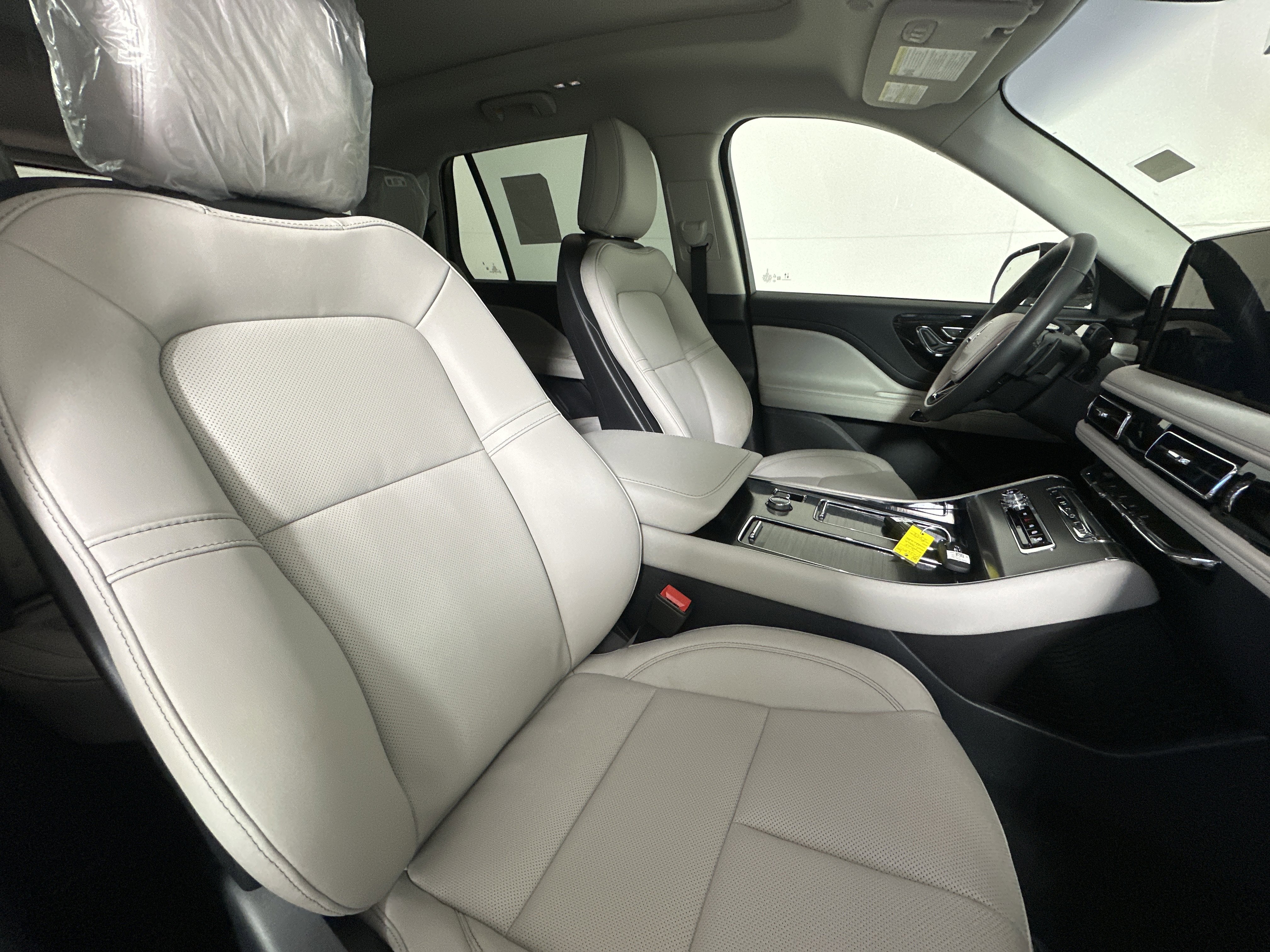 New 2025 Lincoln Aviator AWD image 25