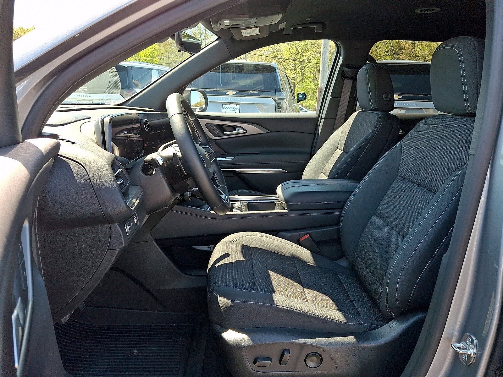 New 2026 Chevrolet Traverse LT w/ Driver Confidence Package FWD image 11