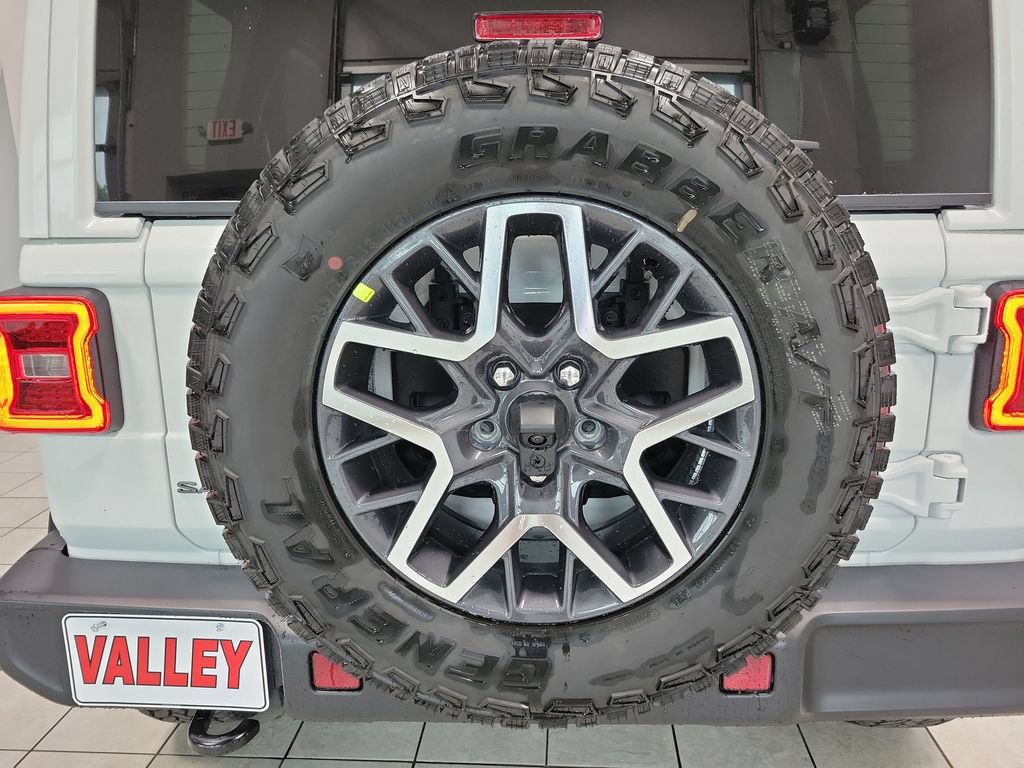 New 2026 Jeep Wrangler Unlimited Sahara w/ Technology Group AWD/4WD image 10
