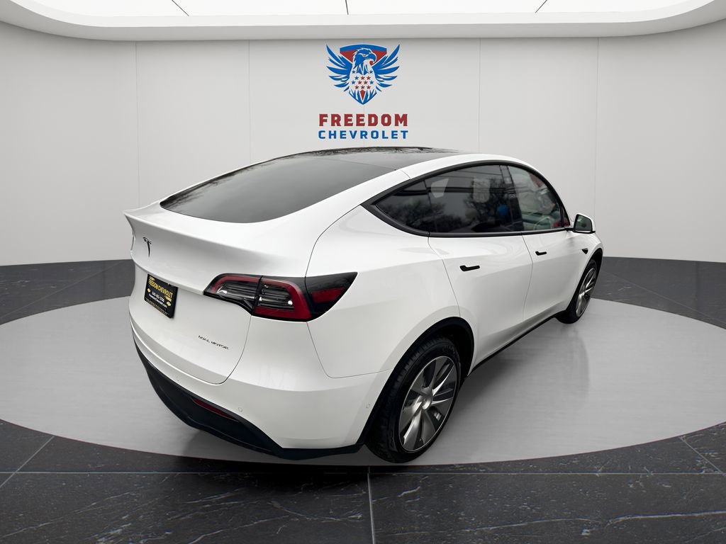 Used 2022 Tesla Model Y Long Range image 6