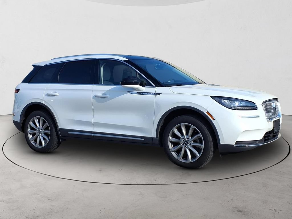 Used 2022 Lincoln Corsair AWD w/ Premium Package image 4