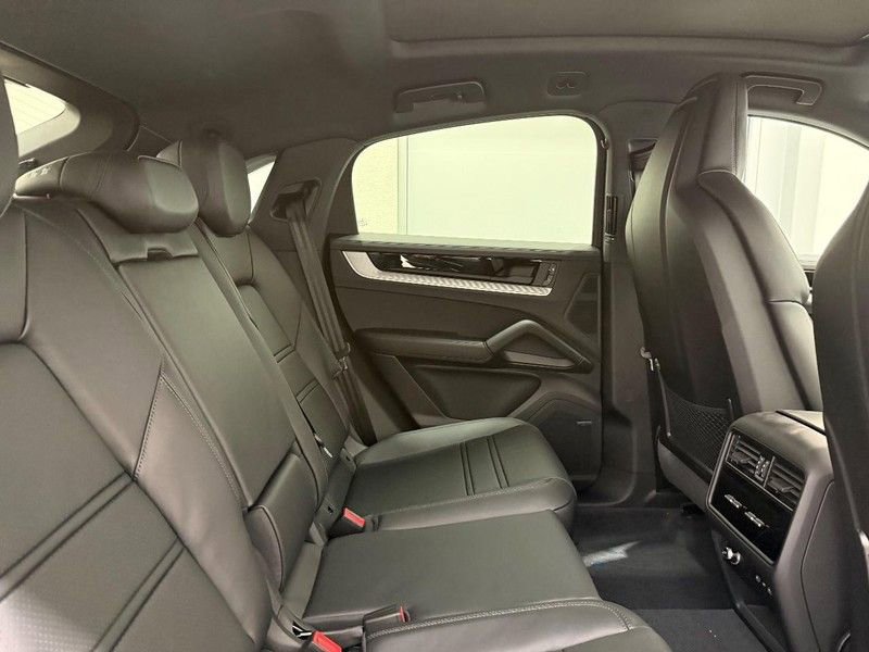 New 2026 Porsche Cayenne S image 13