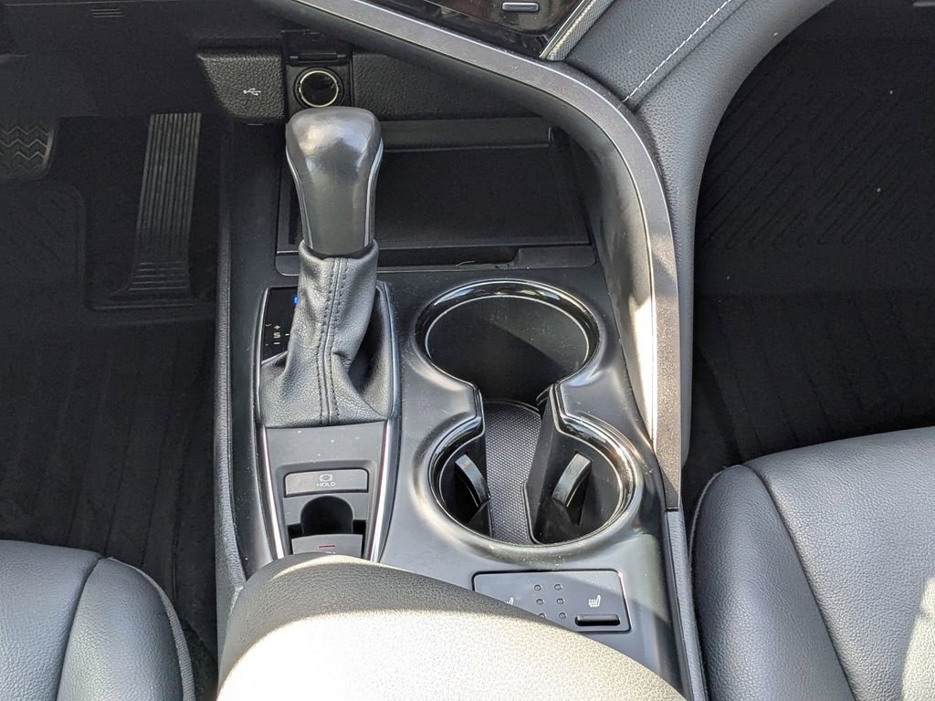 Used 2020 Toyota Camry SE w/ Moonroof Package image 18