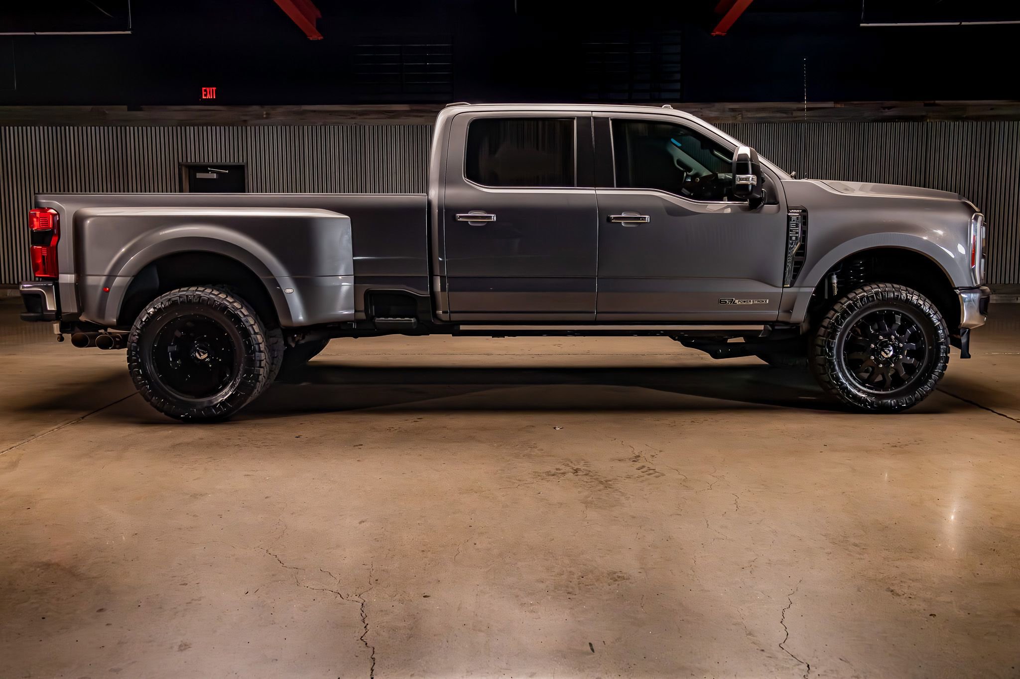 Used 2023 Ford F350 Lariat w/ Lariat Ultimate Package AWD/4WD image 11