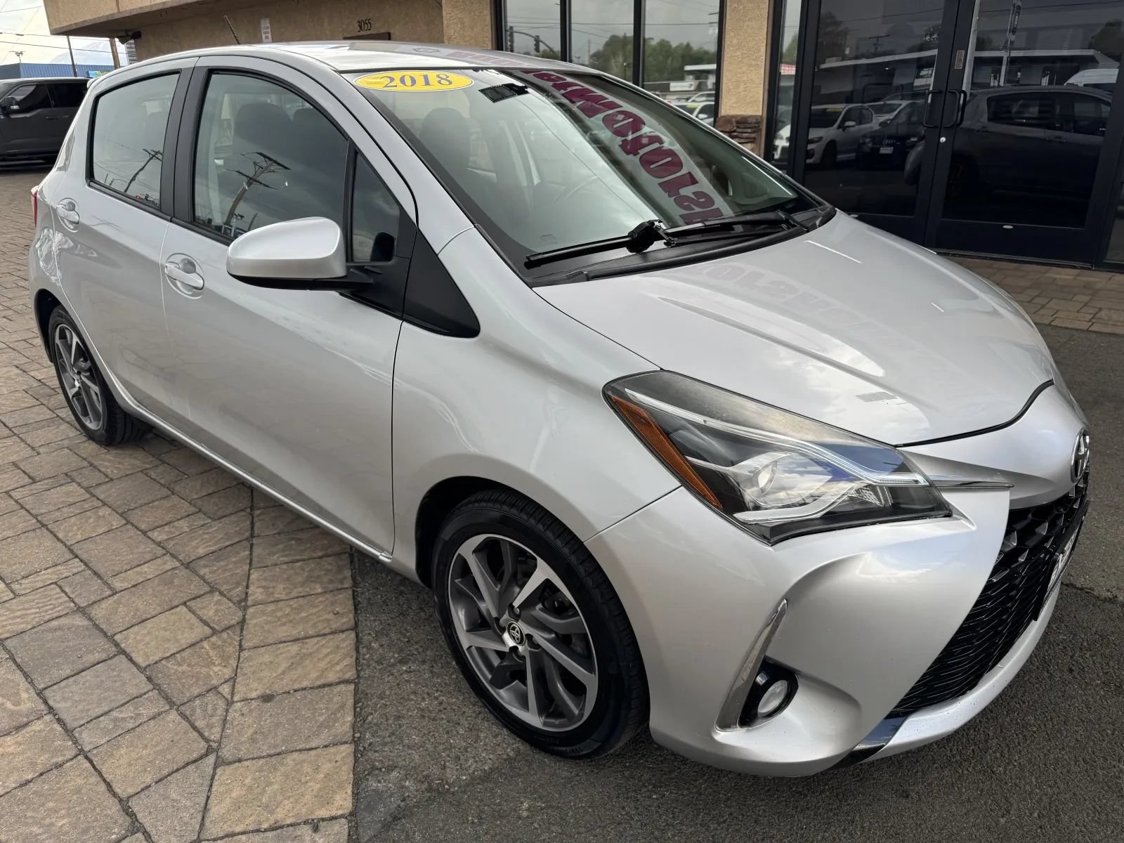 Used 2018 Toyota Yaris SE w/ Carpet Mat Package FWD image 8