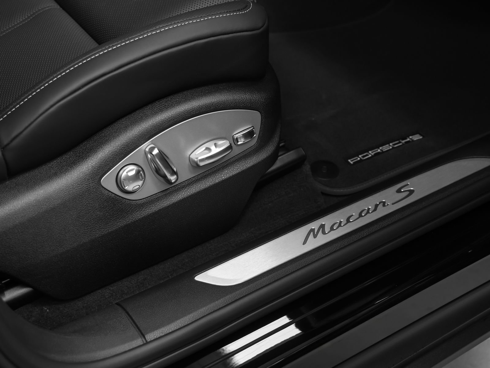 New 2026 Porsche Macan S AWD/4WD image 21