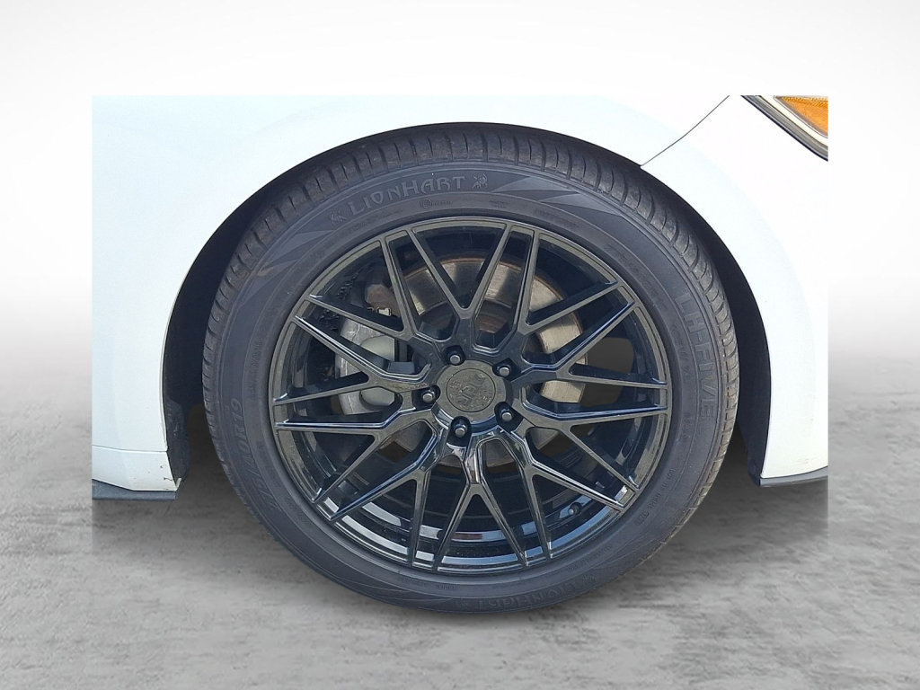 Used 2015 Ford Mustang Premium RWD image 9