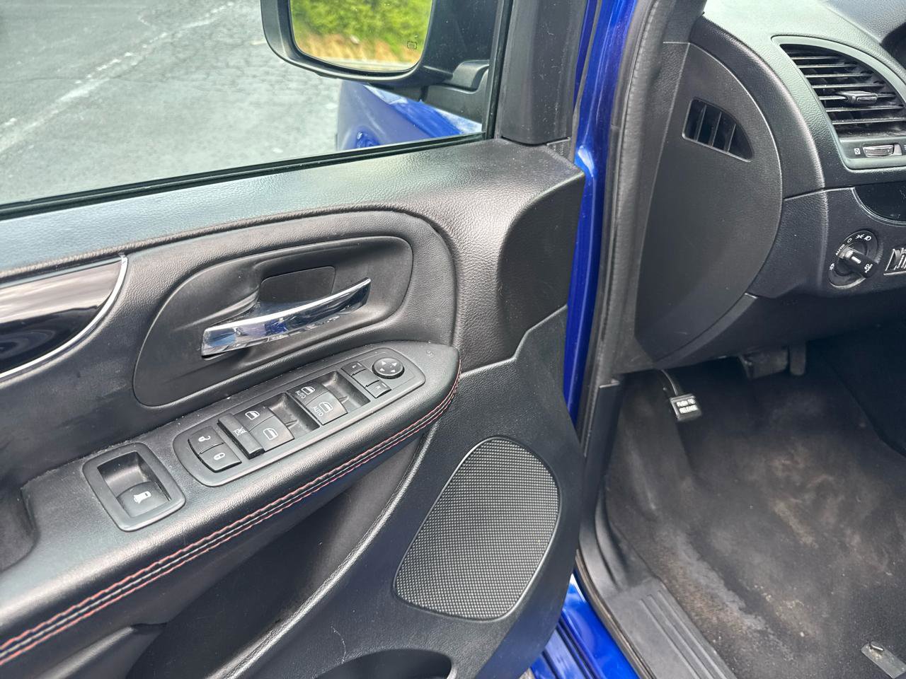 Used 2018 Dodge Grand Caravan GT FWD image 6