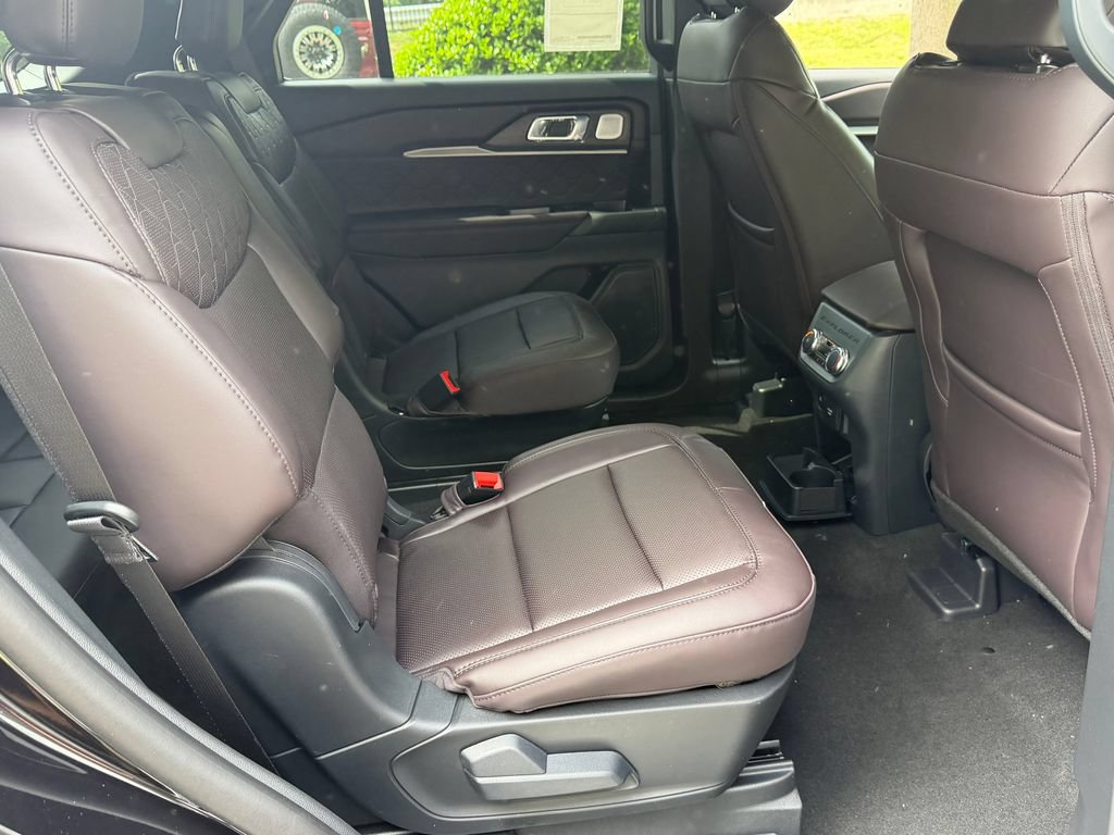 New 2026 Ford Explorer Platinum w/ LUX Leather Package AWD/4WD image 9