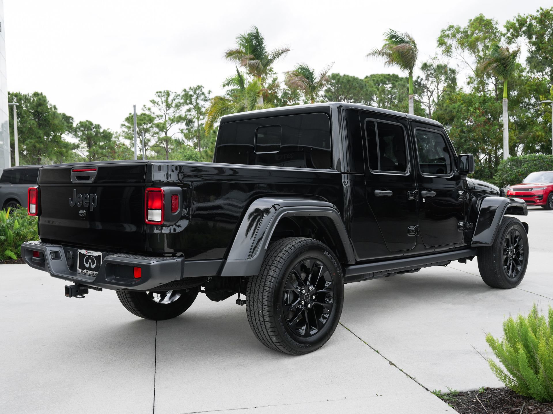 Used 2024 Jeep Gladiator Sport AWD/4WD image 25