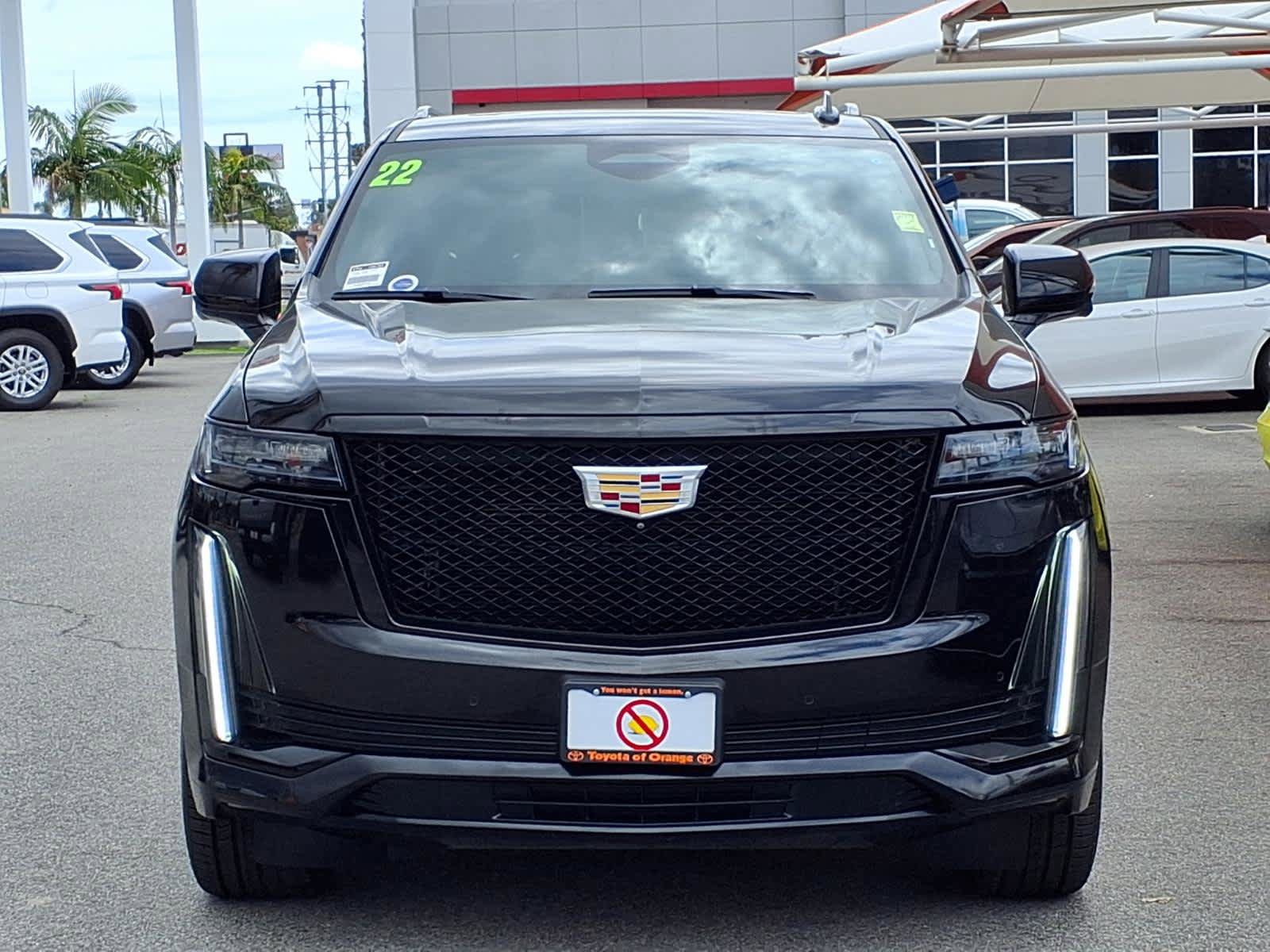 Used 2022 Cadillac Escalade ESV Sport AWD/4WD image 2