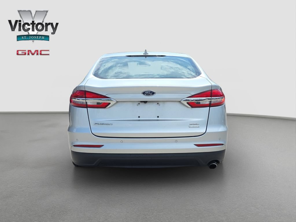 Used 2019 Ford Fusion SEL FWD image 16
