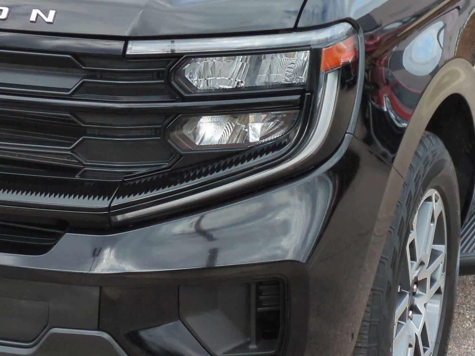 Used 2025 Ford Expedition Active AWD/4WD image 11