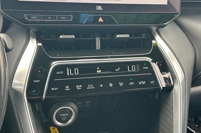 Used 2023 Toyota Venza XLE AWD/4WD image 25