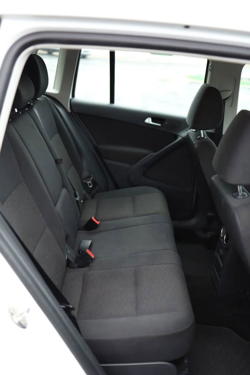 Used 2017 Volkswagen Tiguan S image 42