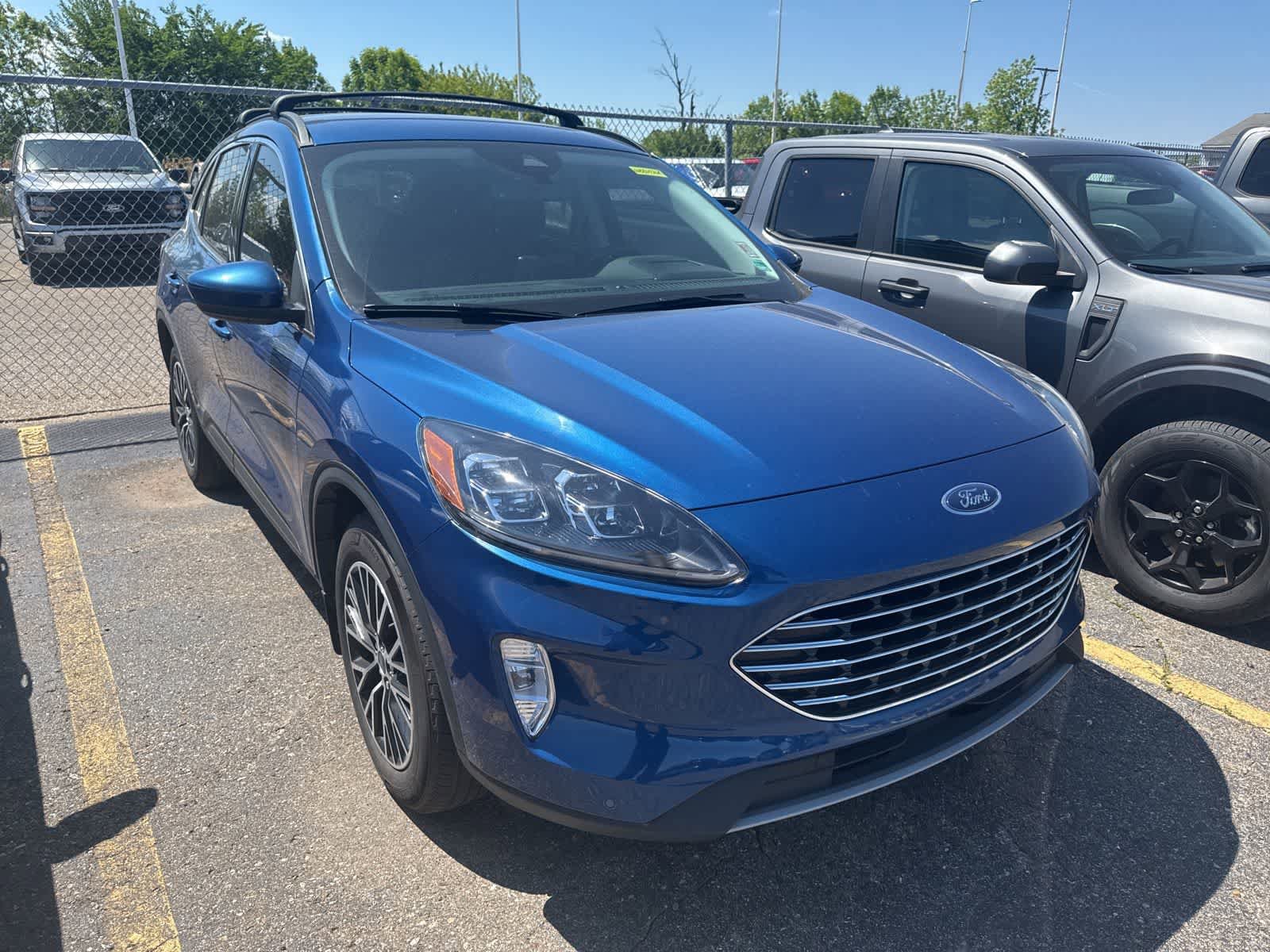 Used 2022 Ford Escape Titanium w/ Titanium Premium Package FWD image 9