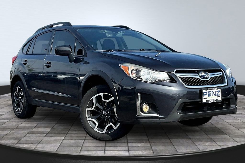 Used 2017 Subaru Crosstrek 2.0i Premium AWD/4WD image 3