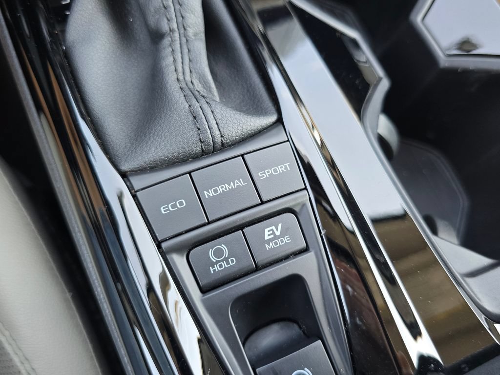 Certified 2025 Toyota Camry XLE AWD/4WD image 9