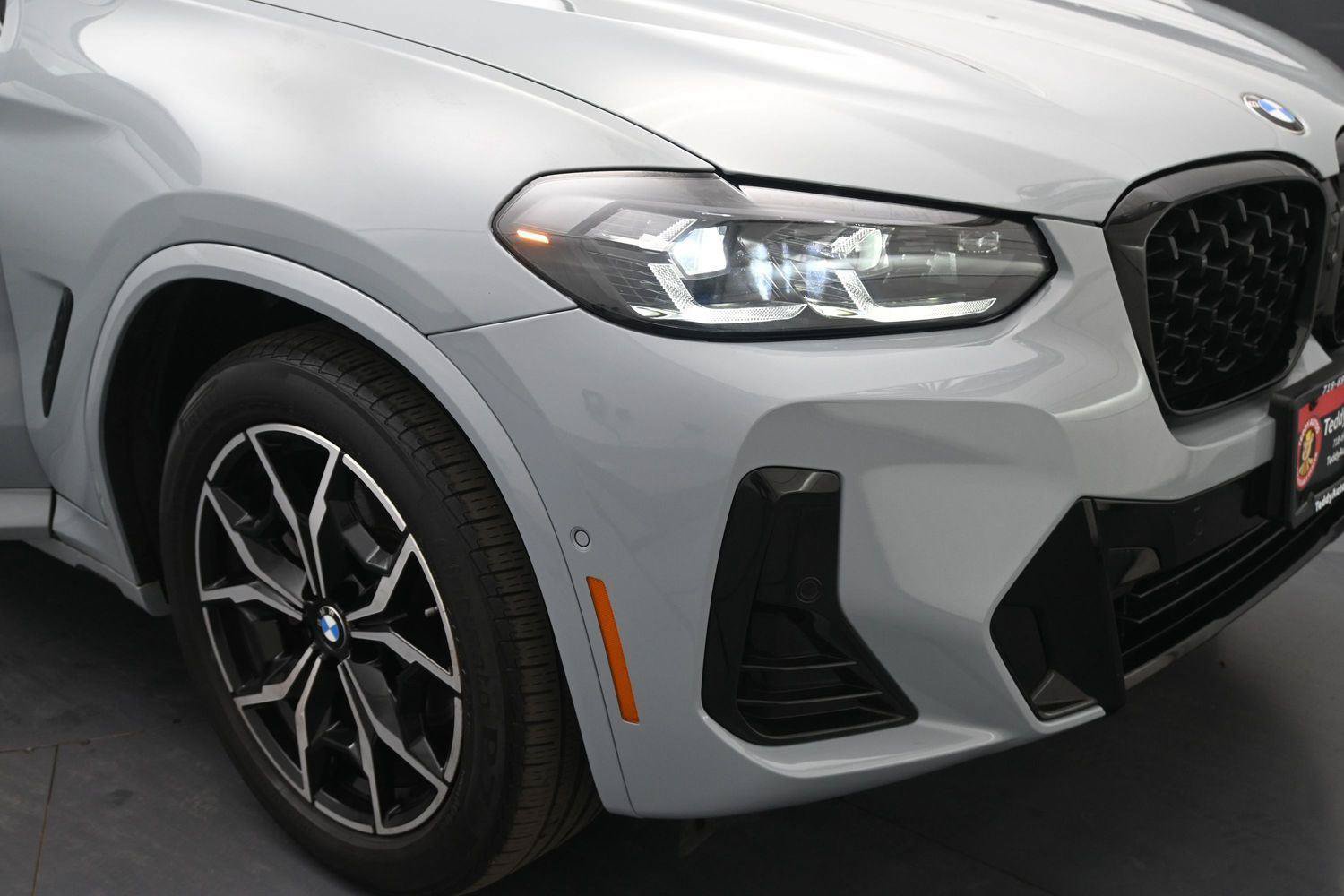 Used 2023 BMW X4 xDrive30i w/ M Sport Package AWD/4WD image 15
