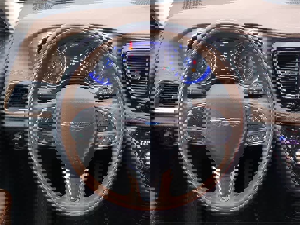 Used 2017 Chrysler Pacifica Limited image 22