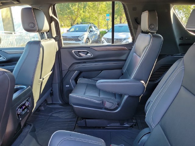 Used 2021 Chevrolet Tahoe Premier w/ Premium Package RWD image 15