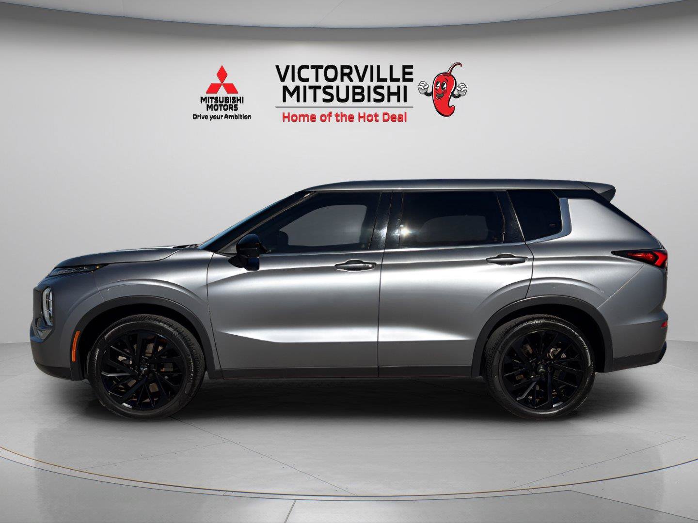 Used 2023 Mitsubishi Outlander SE Black Edition FWD image 4