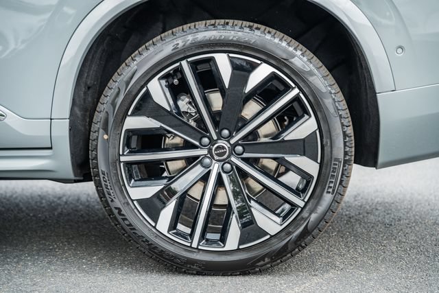 New 2026 Volvo XC90 T8 Plus w/ Protection Package Premier AWD/4WD image 18