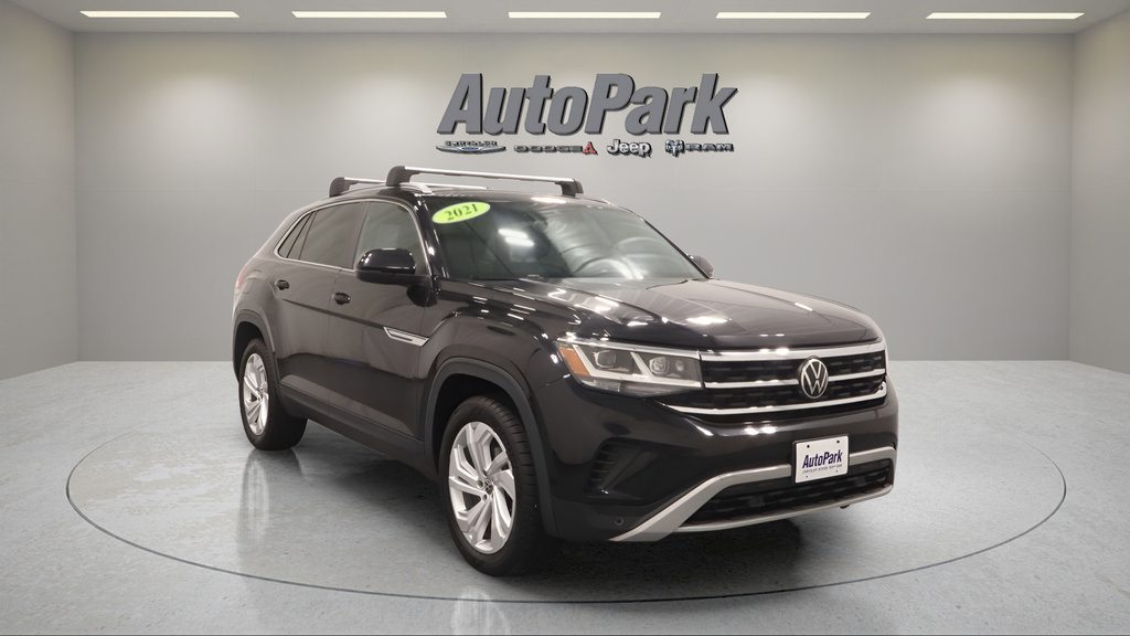 Used 2021 Volkswagen Atlas Cross Sport SEL AWD/4WD image 2