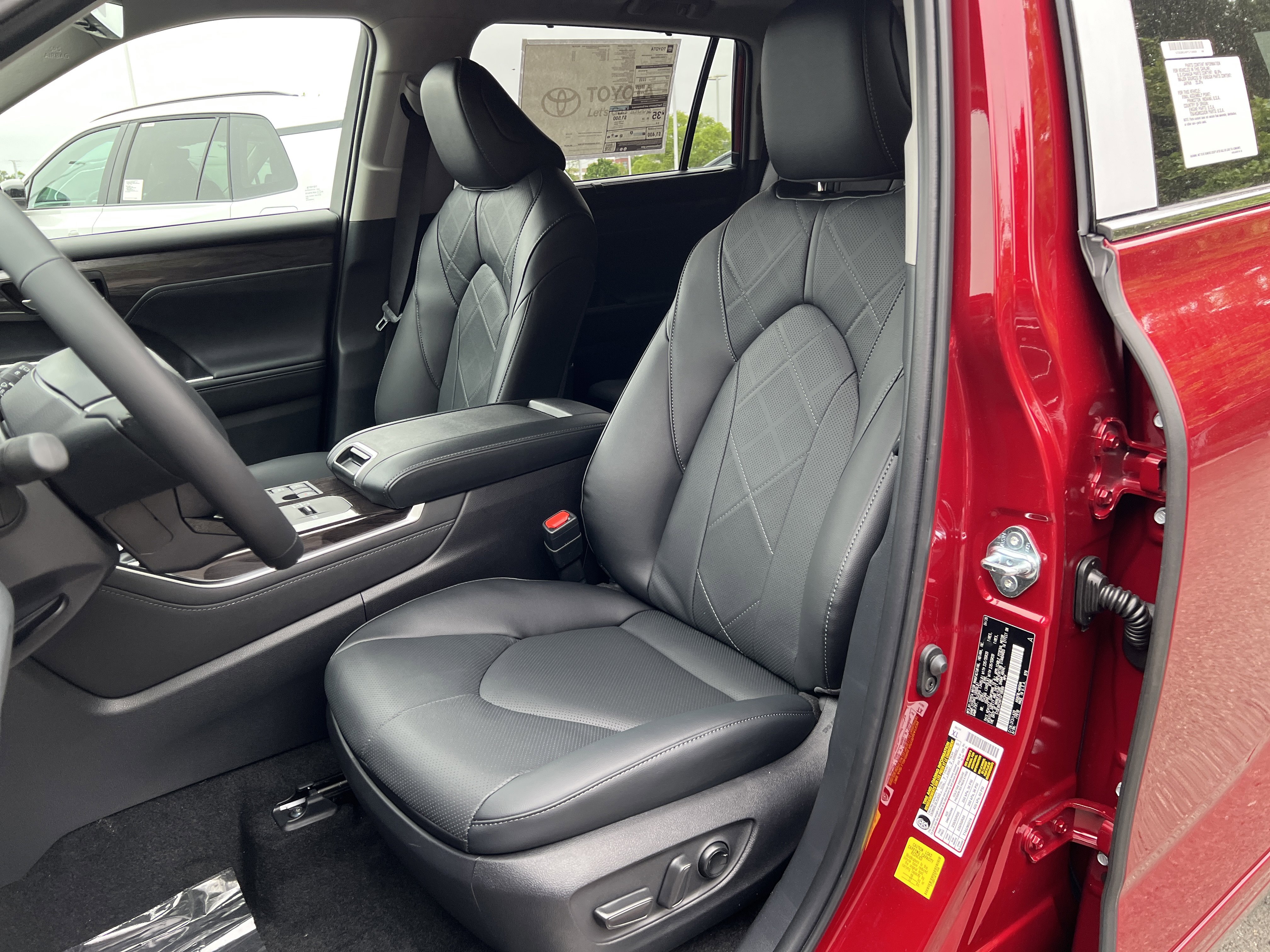 New 2026 Toyota Highlander Platinum AWD/4WD image 10