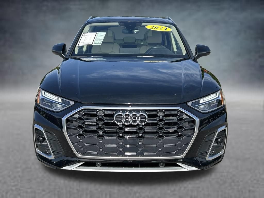 Used 2024 Audi Q5 2.0T Premium w/ Convenience Package AWD/4WD image 2