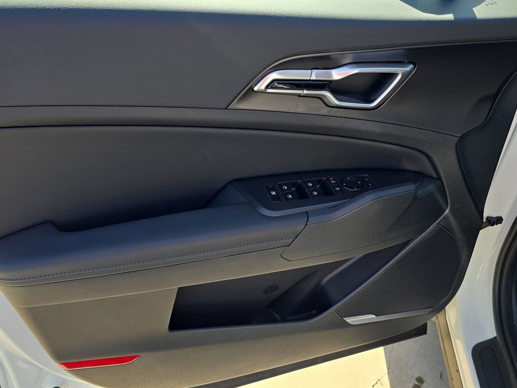 New 2026 Kia Sportage EX image 18