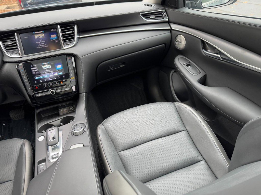 Used 2025 INFINITI QX50 Luxe image 16