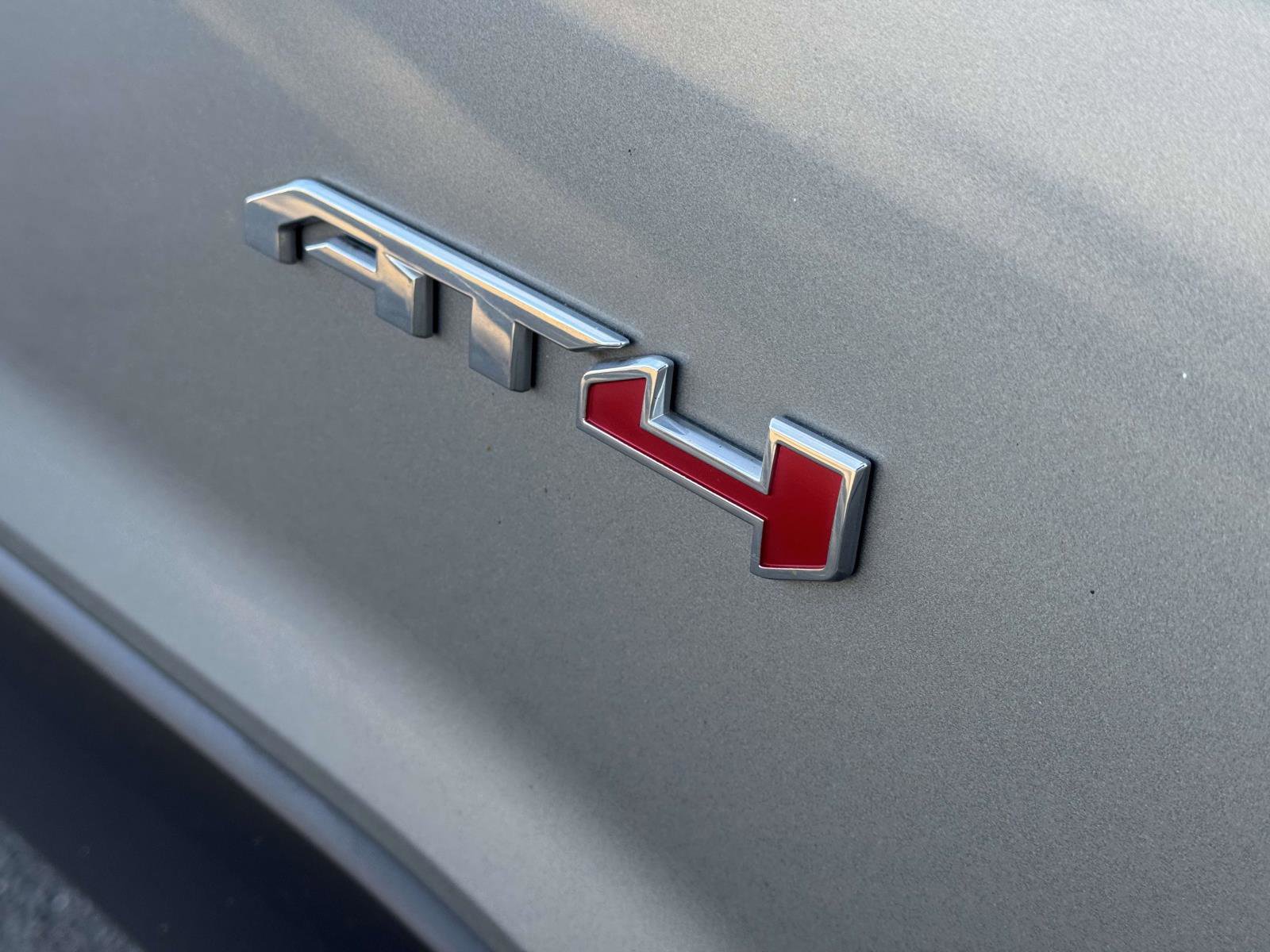 Used 2023 GMC Acadia AT4 image 8