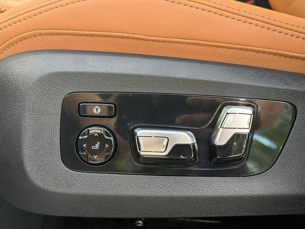 New 2027 BMW X7 xDrive40i w/ M Sport Package AWD/4WD image 12