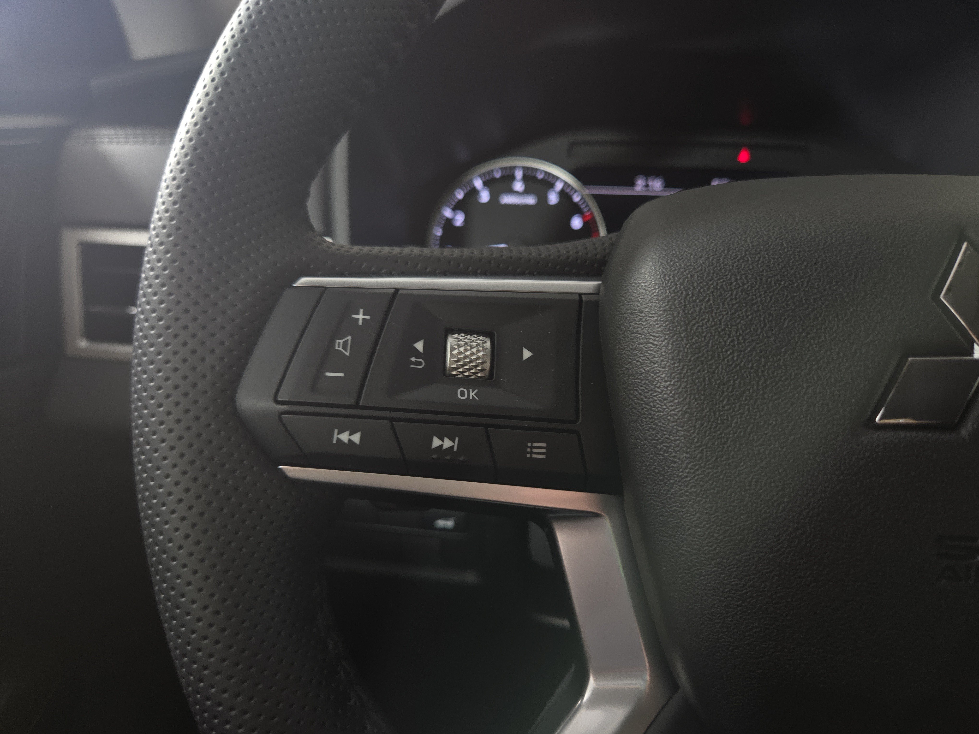 New 2026 Mitsubishi Outlander AWD image 15