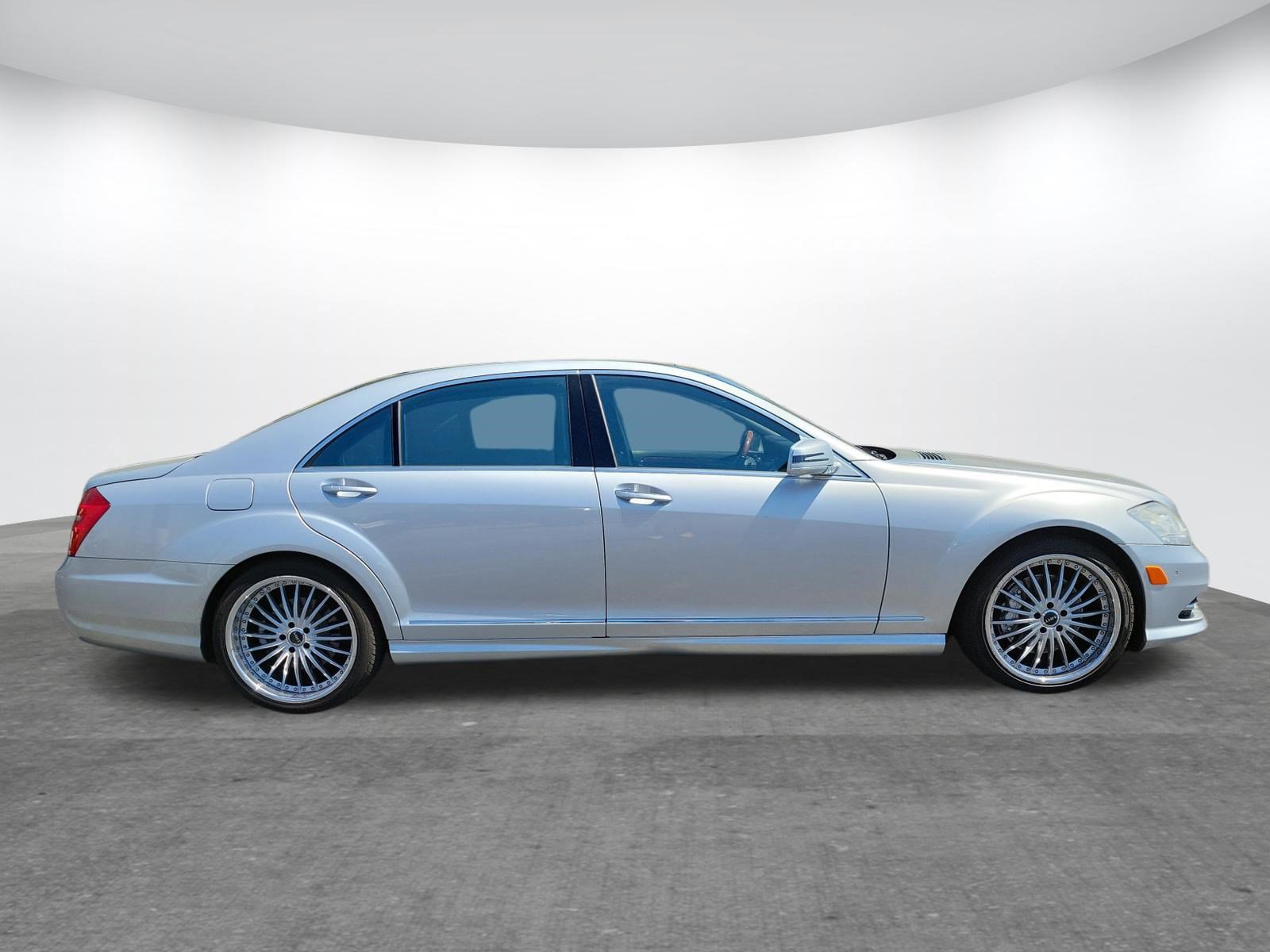 Used 2013 Mercedes-Benz S 550 image 18